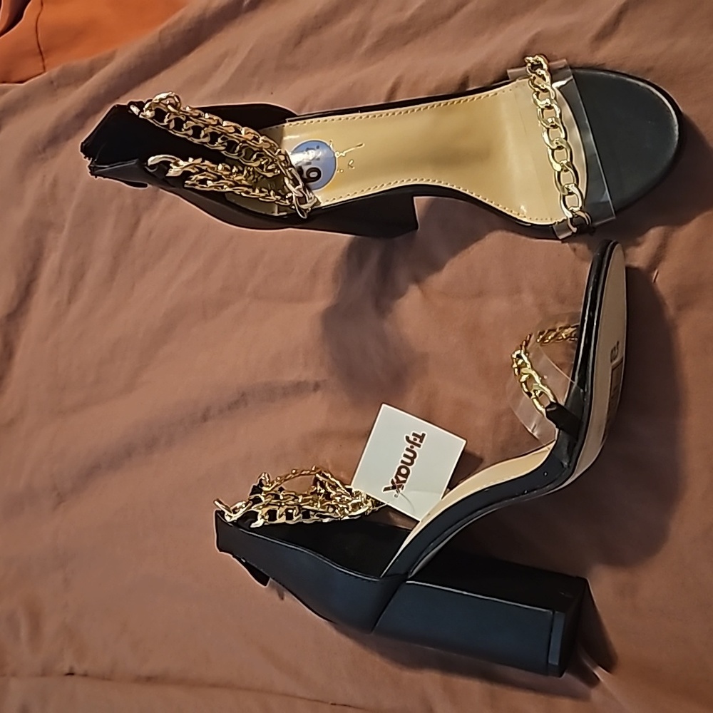 Nicolas Miller #6.5 Black and gold heels - Picture 2 of 3
